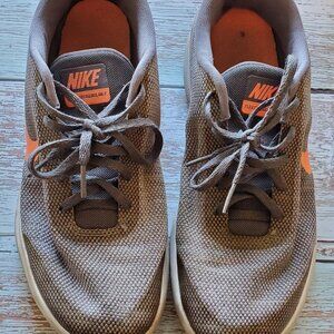 Women's Nike Flex Experience RN7 Running Shoes  Size US 9.5  Grey/Coral